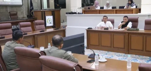 Komisi I DPRD Kota Cirebon Dorong Satpol PP Percepat Penertiban Bangunan di Sempadan Sungai