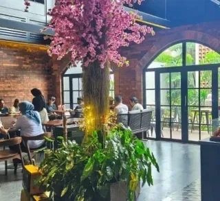 Konsep One Stop Lifestyle, Sundaze Coffee & Eatery Padukan Kuliner dan Barbershop