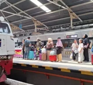 Permintaan Masih Tinggi, KAI Daop 3 Cirebon Tetap Jalankan KA Tambahan Nataru