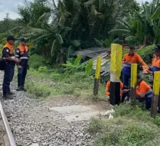 KAI Tutup 16 Perlintasan Ilegal di Cirebon, Keselamatan Kereta dan Warga Jadi Prioritas