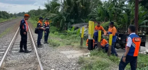 KAI Tutup 16 Perlintasan Ilegal di Cirebon, Keselamatan Kereta dan Warga Jadi Prioritas