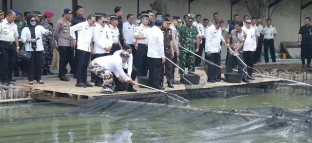 Sinergi Pemkab Cirebon dan Lapas Cirebon: Warga Binaan Panen Padi & Ikan, Siap Ekspor Produk Kreatif
