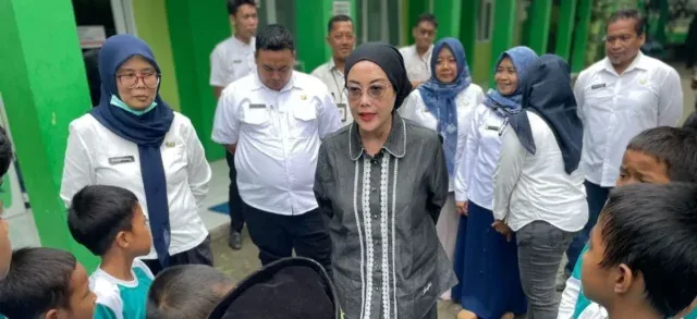 Tinjau Sekolah Rakyat di Kota Cirebon, Selly Andriany Gantina Temukan Banyak Kekurangan