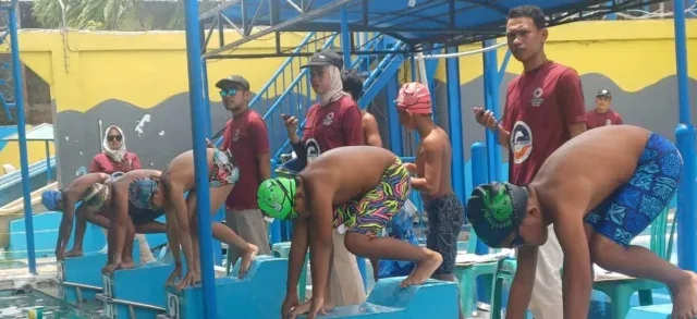 623 Pelajar Meriahkan Kejuaraan Renang Invitasi Kabupaten Cirebon 2026