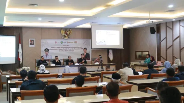 Perkuat Perlindungan Konsumen, OJK Gelar Program TAKON di Indramayu