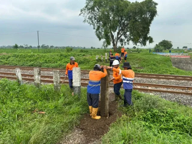 KAI Daop 3 Cirebon Intensifkan Patroli Drone dan Tutup Perlintasan Liar
