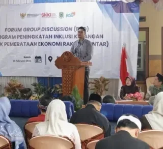 OJK Dukung Program PINTAR, Perkuat Inklusi Keuangan di Kuningan