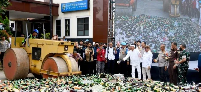 Gubernur Dedi Mulyadi & Kapolda Jabar Musnahkan 28,9 Kg Sabu dan Ribuan Barang Bukti Kejahatan