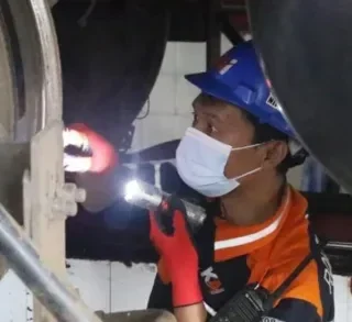 Perawatan Lokomotif dan Kereta, KAI Daop 3 Cirebon Siap Layani Pemudik Lebaran