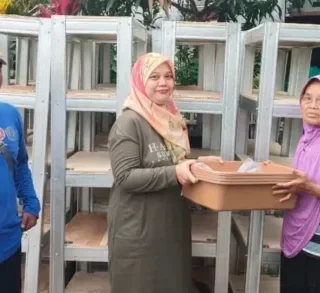 Klaster Maggot PNM Mekaar : Sampah Rumah Tangga Jadi Sumber Penghasilan di Kuningan