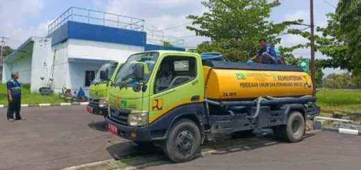 Pipa Induk Bocor, Perumda Air Minum Kota Cirebon Turunkan Armada Tangki