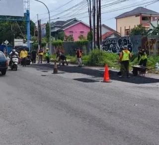 Wali Kota Cirebon: Perbaikan Jalan Kota Cirebon Terus Berlanjut Hingga H-2 Idulfitri