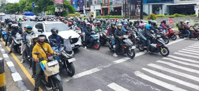 H-3 Lebaran 2026, Arus Mudik di Cirebon Padat Didominasi Sepeda Motor