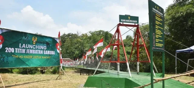 Bupati Cirebon Apresiasi Jembatan Gantung Babakan, Sinergi Pemda dan TNI Tingkatkan Akses Warga