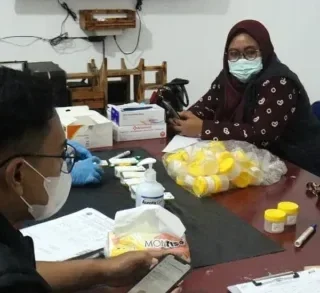 Pastikan Keselamatan Penumpang, KAI Daop 3 Cirebon Sidak Tes Narkoba Awak KA