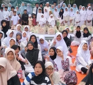 Ramadan Penuh Berkah, SD Islam Al Azhar 3 Cirebon Ajak Siswa Peduli Sesama
