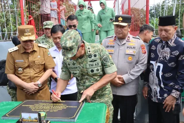 Kunker ke Kota Cirebon, Wakapolda Jabar Hadiri Peresmian Jembatan Merah Putih