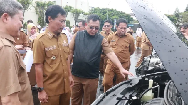 Wali Kota Cirebon Pimpin Apel Pengecekan Ratusan Kendaraan Dinas