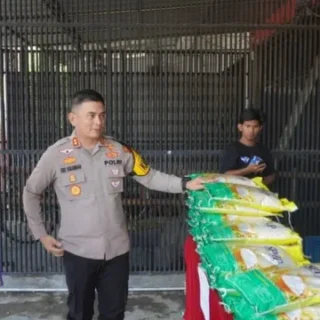 Polres Cirebon Kota Gelar Bazaar Pangan Murah, Beras hingga Minyak Dijual di Bawah Harga Pasar