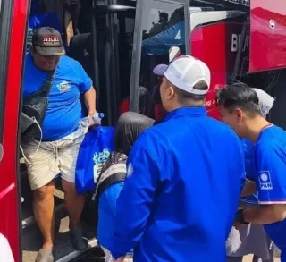 PAN Gelar Mudik Ceria 2026, Puluhan Pemudik Asal Cirebon Tiba di Terminal Harjamukti