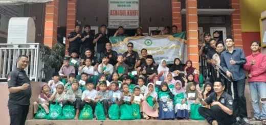 Berbagi di Bulan Suci, LPKSM AL JABBAR Cirebon Santuni Anak Yatim dan Dhuafa
