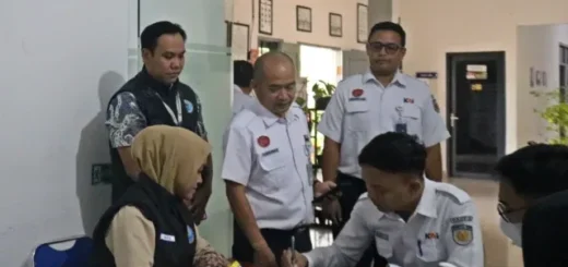 KAI Daop 3 Cirebon Tes Urine Awak KA Yang Akan Melakukan Dinas Selama Lebaran