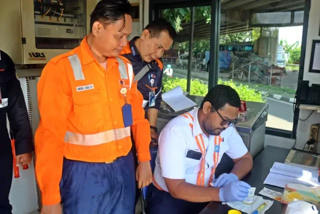 KAI Daop 3 Cirebon Gelar Tes Narkoba kepada Petugas Penjaga Perlintasan KA