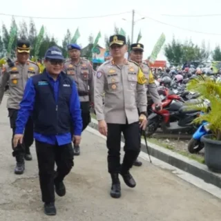 Kapolres Cirebon Kota Cek Langsung Pengamanan Ops Ketupat di Pantai Kejawanan