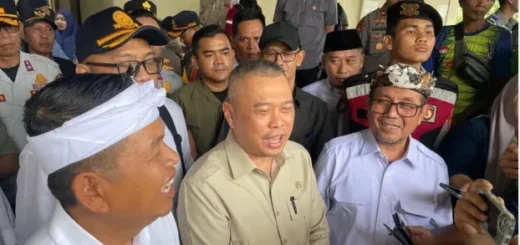 557 Tukang Becak di Cirebon Terima Kompensasi, Menhub: Bantu Lancarkan Mudik