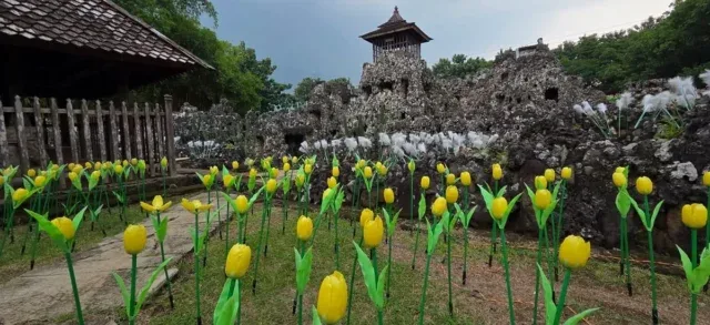 Libur Lebaran 2026, Goa Sunyaragi Buka Sampai Malam dengan Festival Lumi Land