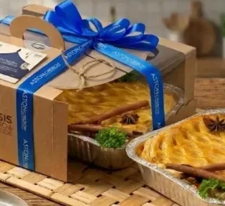 Idul Fitri Hampers 2026: Aston Cirebon Tawarkan Chicken dan Salmon Pot Pie Eksklusif