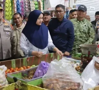 Pantau Pasar Gebang dan Losari, Pemkab Cirebon Jaga Stabilitas Harga Kebutuhan Pokok