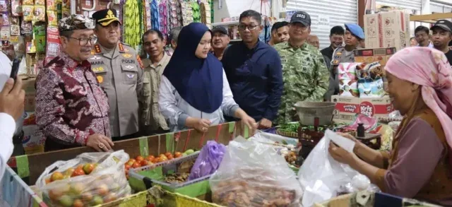 Pantau Pasar Gebang dan Losari, Pemkab Cirebon Jaga Stabilitas Harga Kebutuhan Pokok