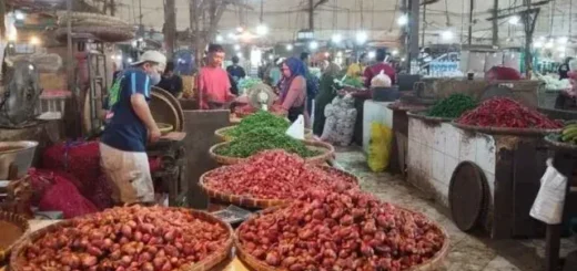 Dampak Harga Plastik Melonjak, Pedagang Beralih ke Kemasan Ramah Lingkungan