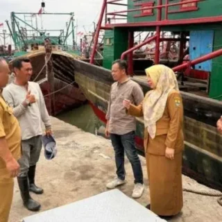 Pasokan BBM Seret, Ratusan Kapal Nelayan Cirebon Sempat Terhenti