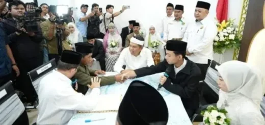 Nikah Sederhana Tanpa Utang, Gubernur Jabar Jadi Saksi 5 Pasangan di Depok