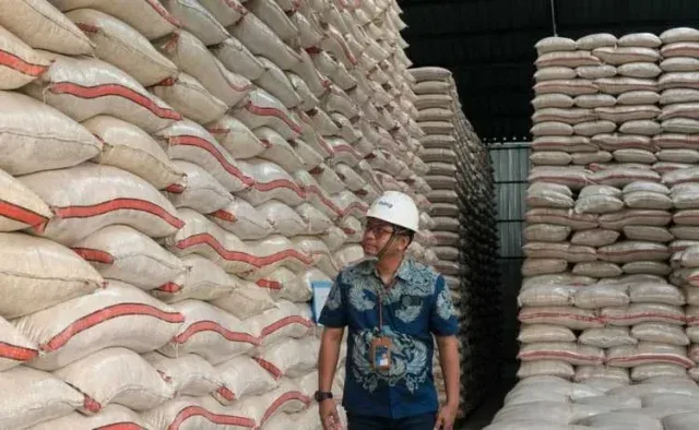 Stok Beras Cirebon Aman, Bulog Pastikan Cadangan Tembus 158 Ribu Ton