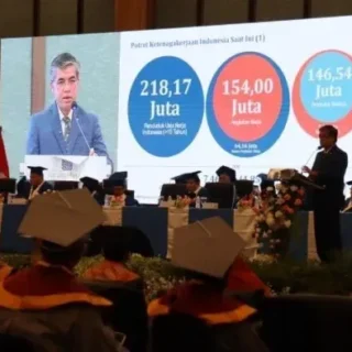 Menteri Ketenagakerjaan Soroti AI di Wisuda Paramadina, Human Skills Jadi Kunci
