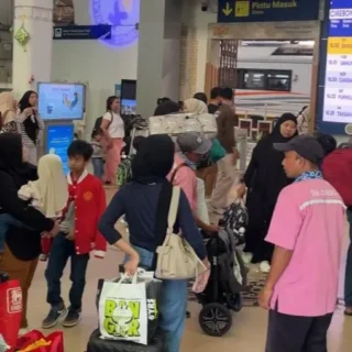 Liburan ke Cirebon Makin Mudah: Turun Kereta, 10 Menit Sudah Bisa Wisata