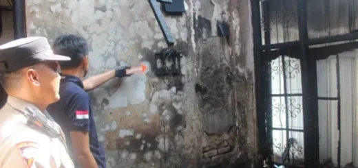 Diduga Karena Korsleting Listrik Rumah Warga Terbakar