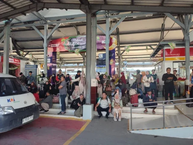 Jalur KA di Emplasemen Bumiayu Sudah Bisa Dilalui