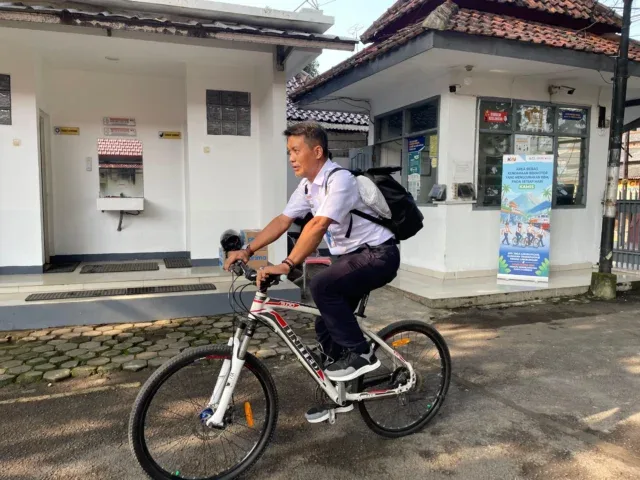 Kurangi Emisi Karbon, KAI Daop 3 Cirebon Terapkan Gerakan Green Movement