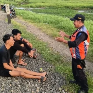 KAI Daop 3 Cirebon Mengimbau Masyarakat Untuk Patuhi Aturan dan Tidak Melakukan Aktivitas Ilegal