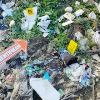 Gerak Cepat Polisi Tangani Warga Terjatuh di Kali Tangkil