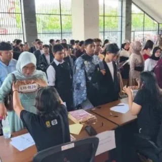 Audisi D’Academy 8 di Cirebon Diserbu Ratusan Peserta dari Berbagai Daerah