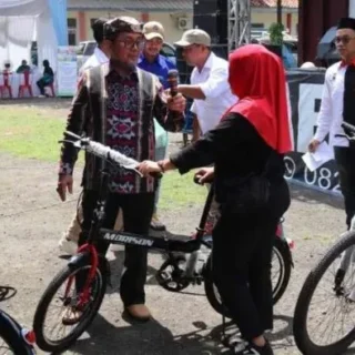 Bupati Cirebon Dorong Hubungan Harmonis Buruh dan Pengusaha di Momentum May Day