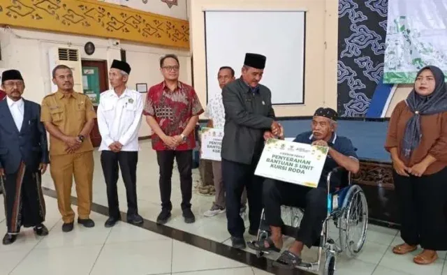 Baznas Kota Cirebon Salurkan Bantuan Rp160 Juta untuk 1.000 Penerima