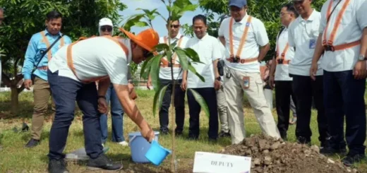 Peringati May Day 2026, KAI Daop 3 Cirebon Gelar Aksi Peduli Sesama dan Lingkungan