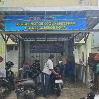 Polisi Hadirkan Cuci Motor Gratis untuk Ojol