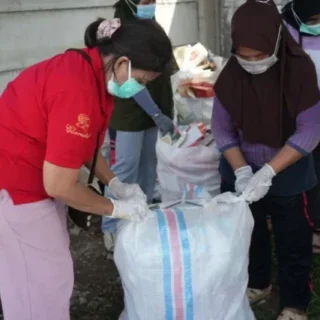 KAI Daop 3 Cirebon Perkuat Komitmen ESG, Kelola Sampah Berkelanjutan